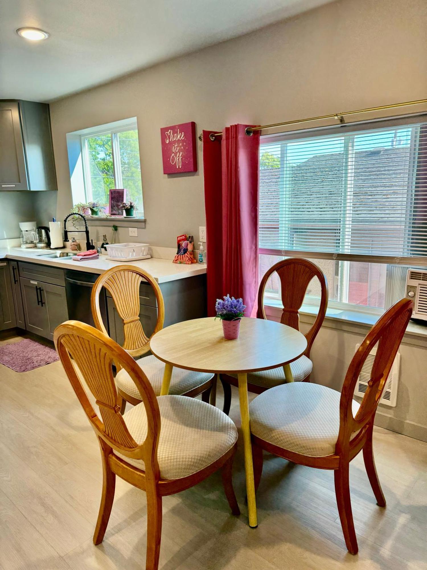 סיאטל 1 Bd Apt With 2 Extra Sofa Beds 13 Mins To Seatac Airport מראה חיצוני תמונה