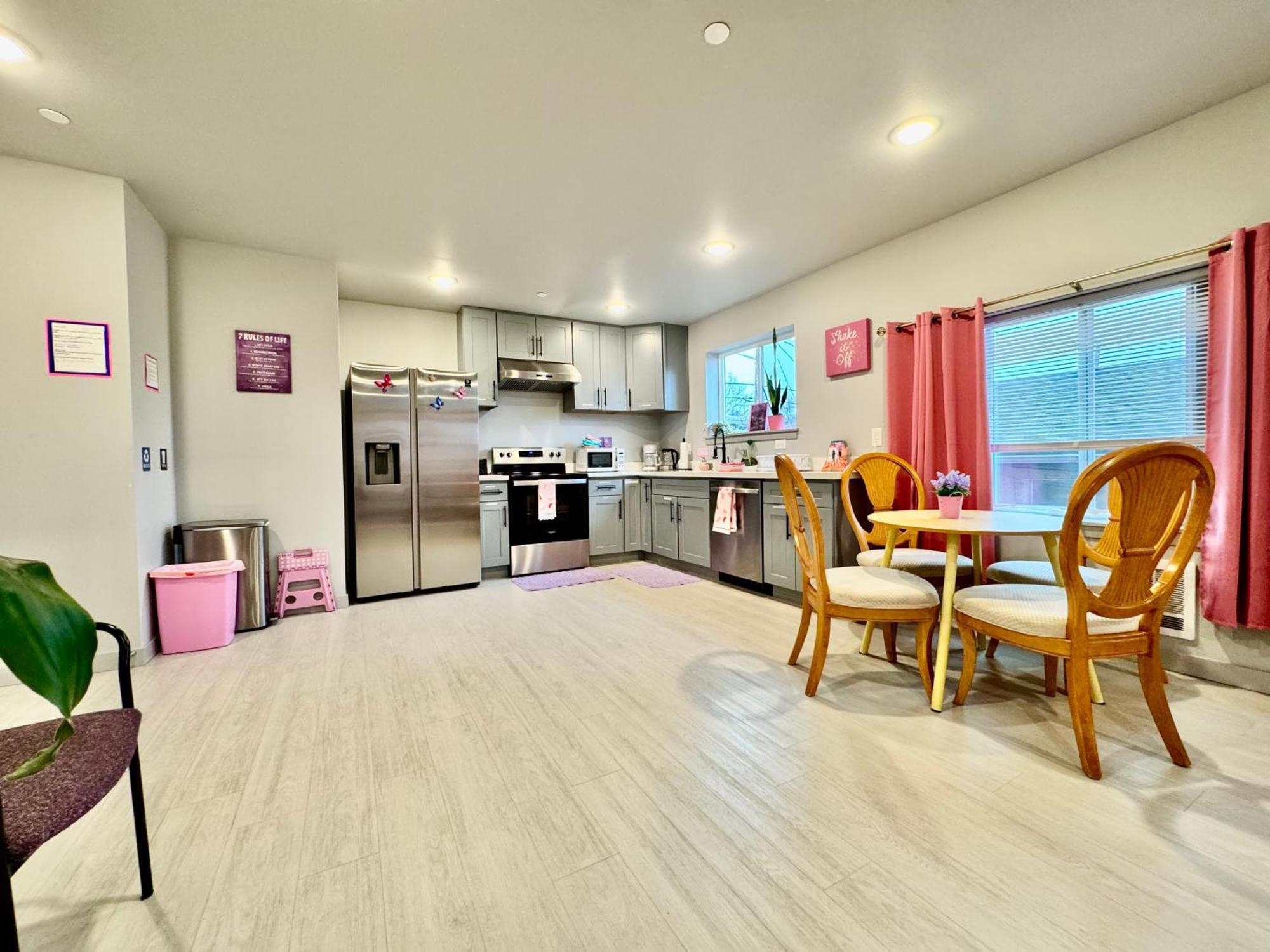 סיאטל 1 Bd Apt With 2 Extra Sofa Beds 13 Mins To Seatac Airport מראה חיצוני תמונה